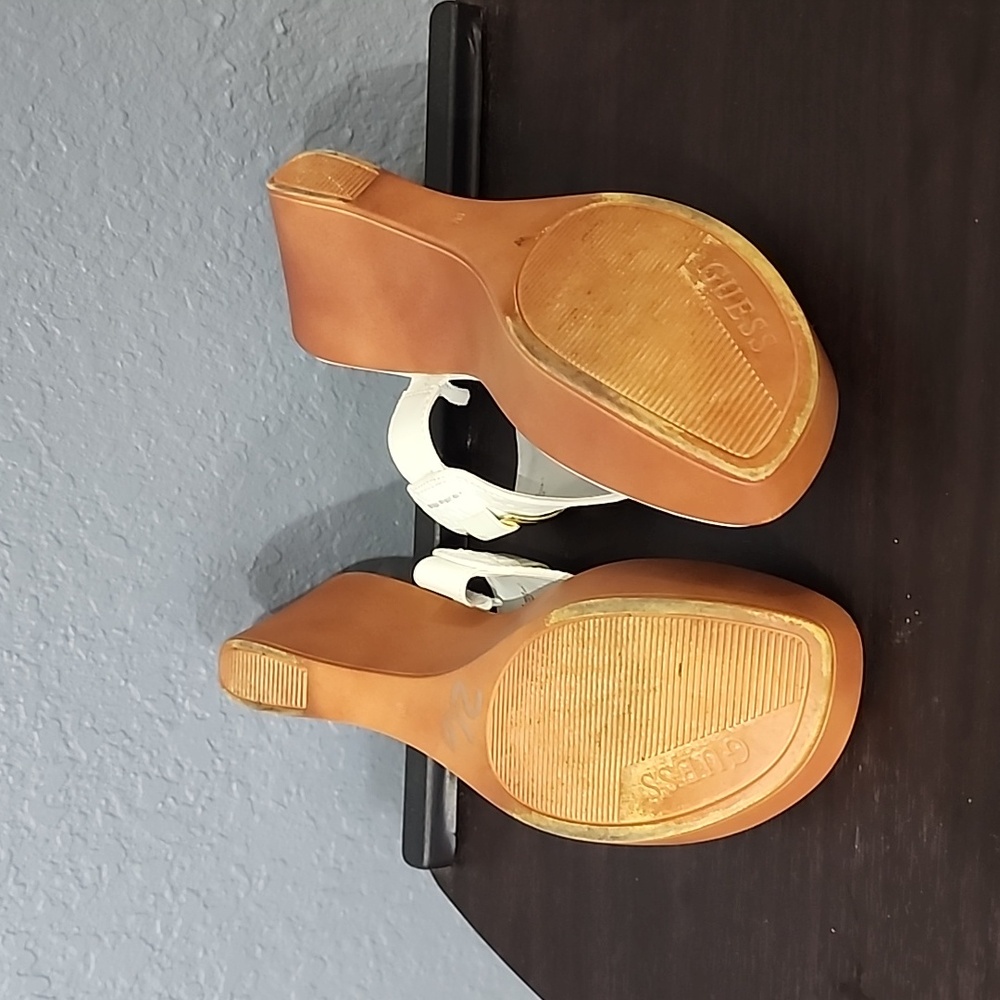 Guess Platform Sandals Size 9M - Picture 2 of 3
